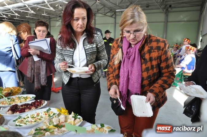 Zdjęcie w galerii na portalu naszraciborz.pl: Same smakołyki na pietrowickich stołach - powiatowy konkurs potraw regionalnych wiadomości z regionu