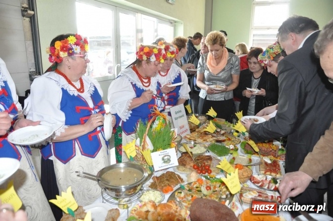 Zdjęcie w galerii na portalu naszraciborz.pl: Same smakołyki na pietrowickich stołach - powiatowy konkurs potraw regionalnych wiadomości z regionu