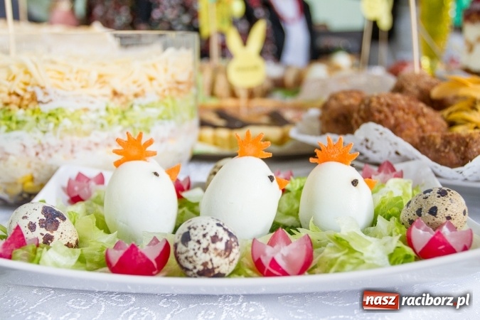 Zdjęcie w galerii na portalu naszraciborz.pl: Same smakołyki na pietrowickich stołach - powiatowy konkurs potraw regionalnych wiadomości z regionu