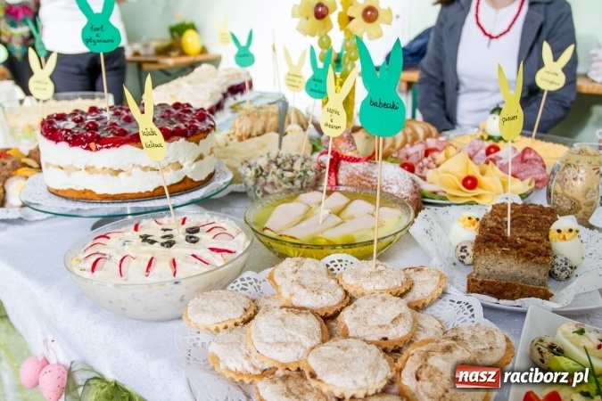 Zdjęcie w galerii na portalu naszraciborz.pl: Same smakołyki na pietrowickich stołach - powiatowy konkurs potraw regionalnych wiadomości z regionu