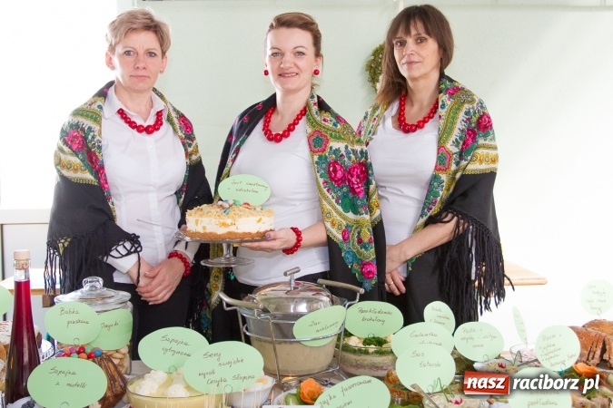 Zdjęcie w galerii na portalu naszraciborz.pl: Same smakołyki na pietrowickich stołach - powiatowy konkurs potraw regionalnych wiadomości z regionu