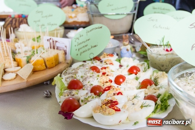 Zdjęcie w galerii na portalu naszraciborz.pl: Same smakołyki na pietrowickich stołach - powiatowy konkurs potraw regionalnych wiadomości z regionu