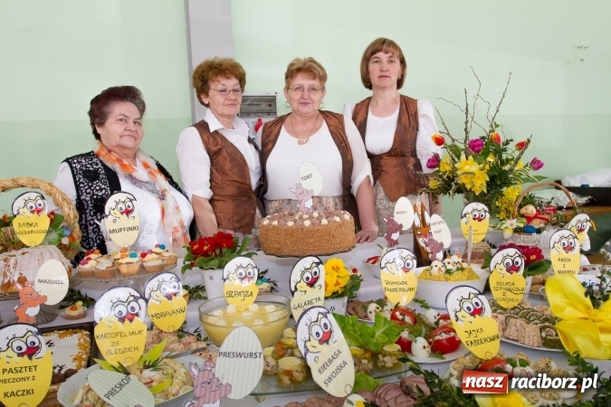 Zdjęcie w galerii na portalu naszraciborz.pl: Same smakołyki na pietrowickich stołach - powiatowy konkurs potraw regionalnych wiadomości z regionu