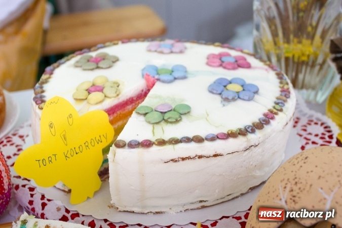 Zdjęcie w galerii na portalu naszraciborz.pl: Same smakołyki na pietrowickich stołach - powiatowy konkurs potraw regionalnych wiadomości z regionu