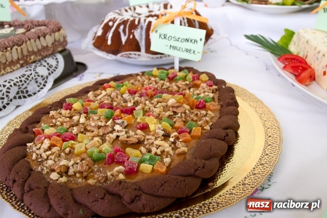 Zdjęcie w galerii na portalu naszraciborz.pl: Same smakołyki na pietrowickich stołach - powiatowy konkurs potraw regionalnych wiadomości z regionu