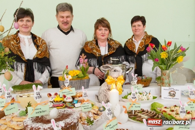 Zdjęcie w galerii na portalu naszraciborz.pl: Same smakołyki na pietrowickich stołach - powiatowy konkurs potraw regionalnych wiadomości z regionu