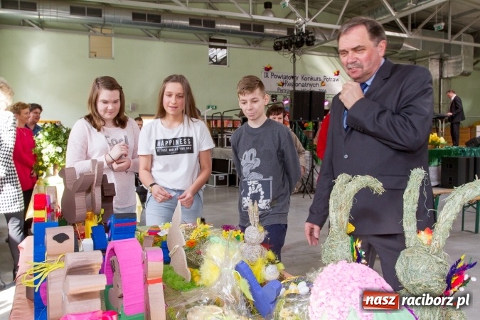 Zdjęcie w galerii na portalu naszraciborz.pl: Same smakołyki na pietrowickich stołach - powiatowy konkurs potraw regionalnych wiadomości z regionu