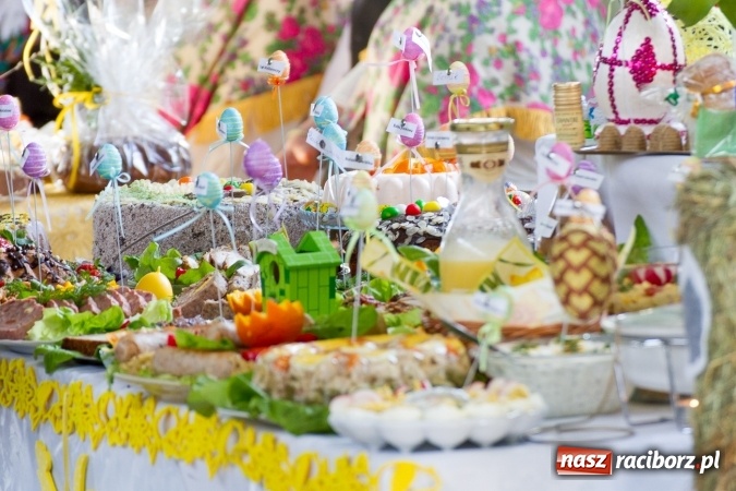 Zdjęcie w galerii na portalu naszraciborz.pl: Same smakołyki na pietrowickich stołach - powiatowy konkurs potraw regionalnych wiadomości z regionu
