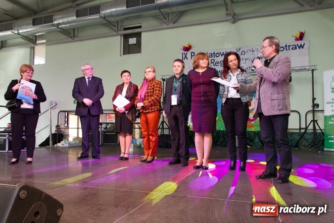 Zdjęcie w galerii na portalu naszraciborz.pl: Same smakołyki na pietrowickich stołach - powiatowy konkurs potraw regionalnych wiadomości z regionu