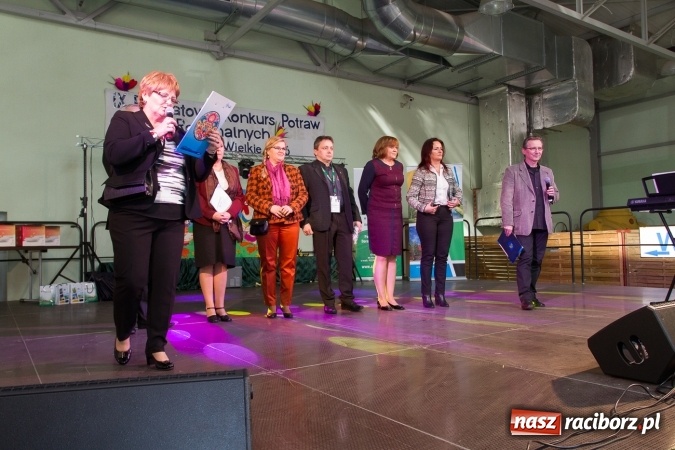 Zdjęcie w galerii na portalu naszraciborz.pl: Same smakołyki na pietrowickich stołach - powiatowy konkurs potraw regionalnych wiadomości z regionu