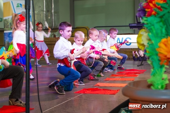 Zdjęcie w galerii na portalu naszraciborz.pl: Same smakołyki na pietrowickich stołach - powiatowy konkurs potraw regionalnych wiadomości z regionu