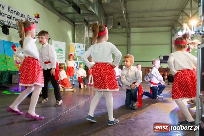 Zdjęcie w galerii na portalu naszraciborz.pl: Same smakołyki na pietrowickich stołach - powiatowy konkurs potraw regionalnych wiadomości z regionu