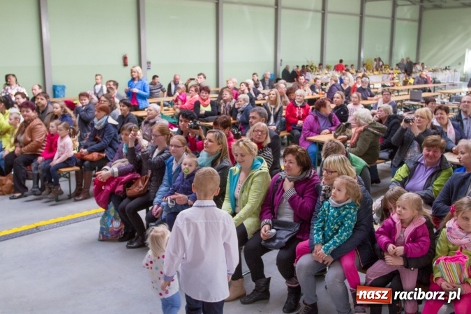 Zdjęcie w galerii na portalu naszraciborz.pl: Same smakołyki na pietrowickich stołach - powiatowy konkurs potraw regionalnych wiadomości z regionu