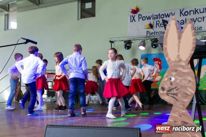 Zdjęcie w galerii na portalu naszraciborz.pl: Same smakołyki na pietrowickich stołach - powiatowy konkurs potraw regionalnych wiadomości z regionu