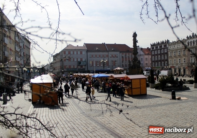 Zdjęcie w galerii na portalu naszraciborz.pl: Jarmark Wielkanocny w Raciborzu - pyszności, ozdoby i średniowieczna tradycja wiadomości z regionu
