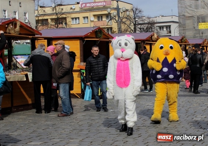 Zdjęcie w galerii na portalu naszraciborz.pl: Jarmark Wielkanocny w Raciborzu - pyszności, ozdoby i średniowieczna tradycja wiadomości z regionu
