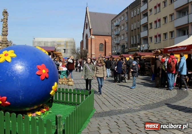 Zdjęcie w galerii na portalu naszraciborz.pl: Jarmark Wielkanocny w Raciborzu - pyszności, ozdoby i średniowieczna tradycja wiadomości z regionu