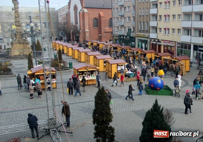 Zdjęcie w galerii na portalu naszraciborz.pl: Jarmark Wielkanocny w Raciborzu - pyszności, ozdoby i średniowieczna tradycja wiadomości z regionu