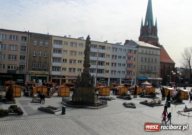 Zdjęcie w galerii na portalu naszraciborz.pl: Jarmark Wielkanocny w Raciborzu - pyszności, ozdoby i średniowieczna tradycja wiadomości z regionu