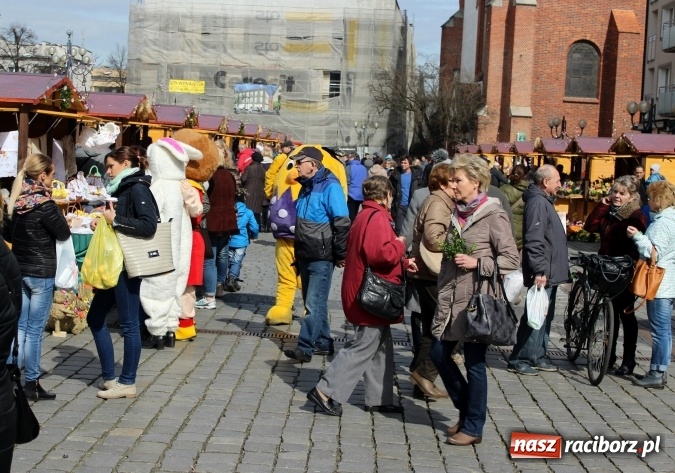 Zdjęcie w galerii na portalu naszraciborz.pl: Jarmark Wielkanocny w Raciborzu - pyszności, ozdoby i średniowieczna tradycja wiadomości z regionu