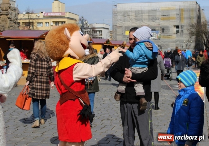 Zdjęcie w galerii na portalu naszraciborz.pl: Jarmark Wielkanocny w Raciborzu - pyszności, ozdoby i średniowieczna tradycja wiadomości z regionu