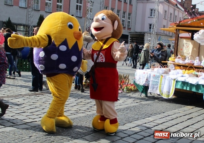 Zdjęcie w galerii na portalu naszraciborz.pl: Jarmark Wielkanocny w Raciborzu - pyszności, ozdoby i średniowieczna tradycja wiadomości z regionu