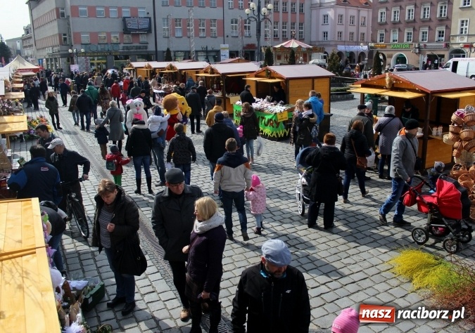 Zdjęcie w galerii na portalu naszraciborz.pl: Jarmark Wielkanocny w Raciborzu - pyszności, ozdoby i średniowieczna tradycja wiadomości z regionu