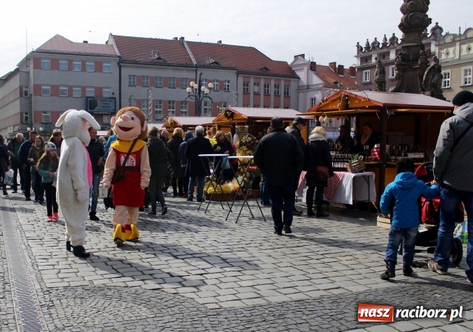 Zdjęcie w galerii na portalu naszraciborz.pl: Jarmark Wielkanocny w Raciborzu - pyszności, ozdoby i średniowieczna tradycja wiadomości z regionu