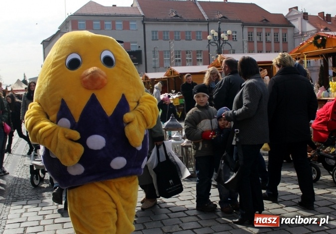 Zdjęcie w galerii na portalu naszraciborz.pl: Jarmark Wielkanocny w Raciborzu - pyszności, ozdoby i średniowieczna tradycja wiadomości z regionu