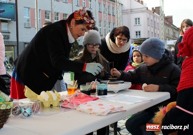 Zdjęcie w galerii na portalu naszraciborz.pl: Jarmark Wielkanocny w Raciborzu - pyszności, ozdoby i średniowieczna tradycja wiadomości z regionu