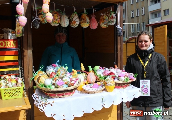 Zdjęcie w galerii na portalu naszraciborz.pl: Jarmark Wielkanocny w Raciborzu - pyszności, ozdoby i średniowieczna tradycja wiadomości z regionu