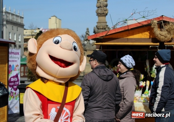 Zdjęcie w galerii na portalu naszraciborz.pl: Jarmark Wielkanocny w Raciborzu - pyszności, ozdoby i średniowieczna tradycja wiadomości z regionu