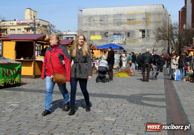 Zdjęcie w galerii na portalu naszraciborz.pl: Jarmark Wielkanocny w Raciborzu - pyszności, ozdoby i średniowieczna tradycja wiadomości z regionu