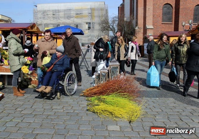 Zdjęcie w galerii na portalu naszraciborz.pl: Jarmark Wielkanocny w Raciborzu - pyszności, ozdoby i średniowieczna tradycja wiadomości z regionu
