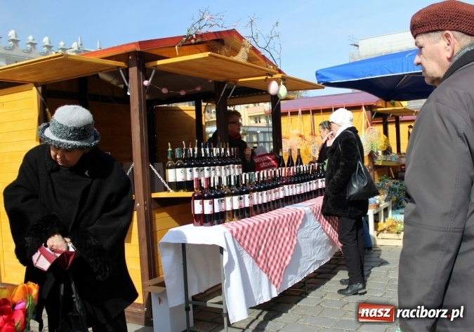 Zdjęcie w galerii na portalu naszraciborz.pl: Jarmark Wielkanocny w Raciborzu - pyszności, ozdoby i średniowieczna tradycja wiadomości z regionu