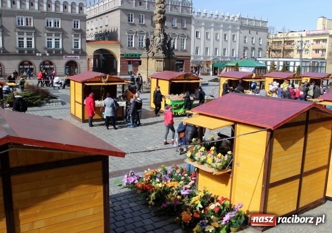 Zdjęcie w galerii na portalu naszraciborz.pl: Jarmark Wielkanocny w Raciborzu - pyszności, ozdoby i średniowieczna tradycja wiadomości z regionu