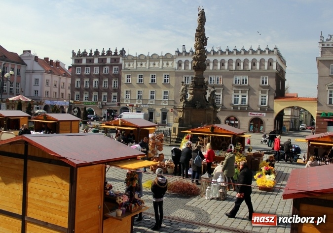 Zdjęcie w galerii na portalu naszraciborz.pl: Jarmark Wielkanocny w Raciborzu - pyszności, ozdoby i średniowieczna tradycja wiadomości z regionu