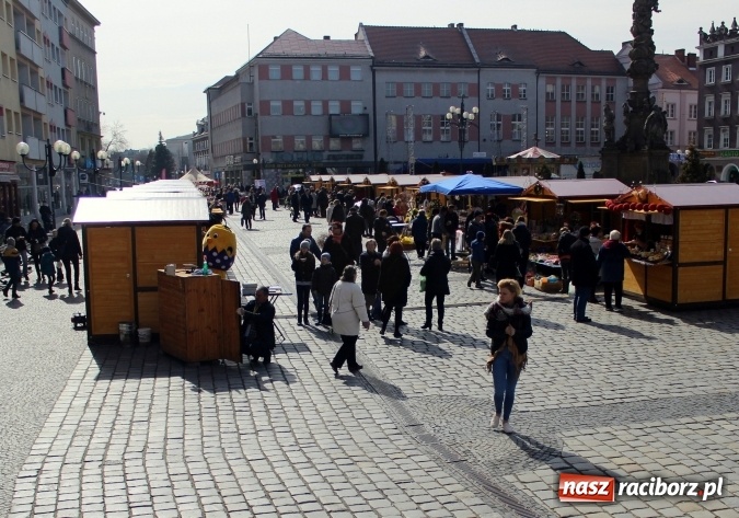 Zdjęcie w galerii na portalu naszraciborz.pl: Jarmark Wielkanocny w Raciborzu - pyszności, ozdoby i średniowieczna tradycja wiadomości z regionu