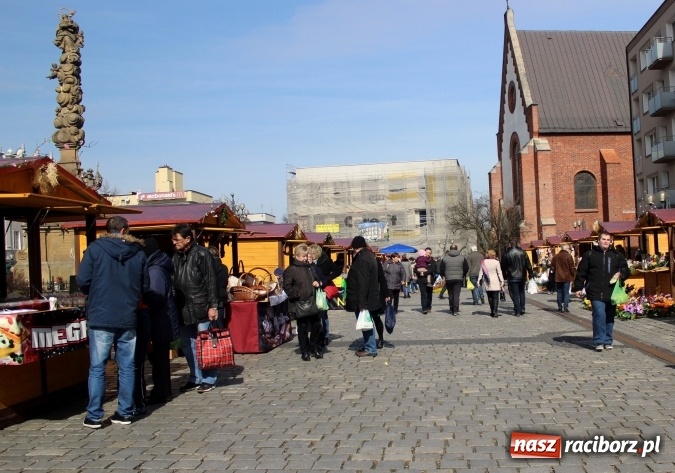 Zdjęcie w galerii na portalu naszraciborz.pl: Jarmark Wielkanocny w Raciborzu - pyszności, ozdoby i średniowieczna tradycja wiadomości z regionu