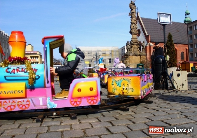 Zdjęcie w galerii na portalu naszraciborz.pl: Jarmark Wielkanocny w Raciborzu - pyszności, ozdoby i średniowieczna tradycja wiadomości z regionu