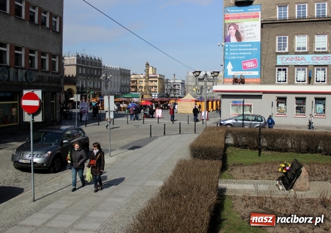 Zdjęcie w galerii na portalu naszraciborz.pl: Jarmark Wielkanocny w Raciborzu - pyszności, ozdoby i średniowieczna tradycja wiadomości z regionu