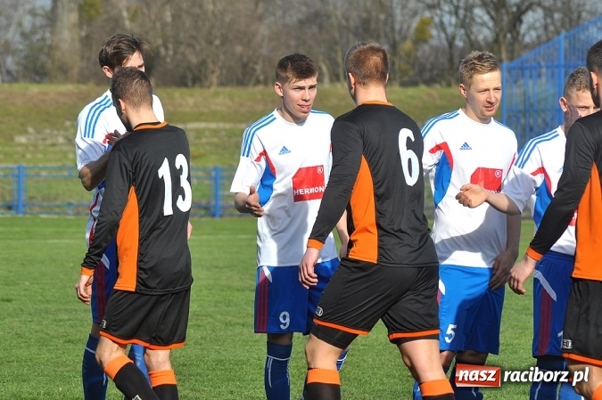 Zdjęcie w galerii na portalu naszraciborz.pl: IV liga: Podział punktów na inaugurację wiosny wiadomości z regionu