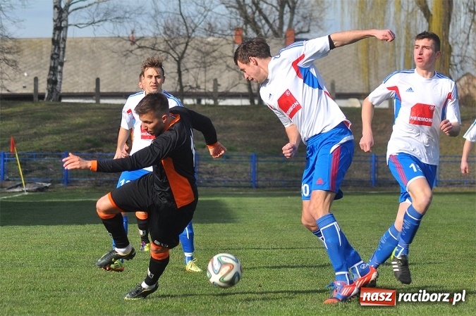 Zdjęcie w galerii na portalu naszraciborz.pl: IV liga: Podział punktów na inaugurację wiosny wiadomości z regionu