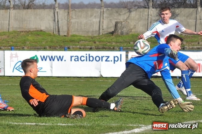 Zdjęcie w galerii na portalu naszraciborz.pl: IV liga: Podział punktów na inaugurację wiosny wiadomości z regionu