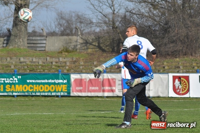 Zdjęcie w galerii na portalu naszraciborz.pl: IV liga: Podział punktów na inaugurację wiosny wiadomości z regionu
