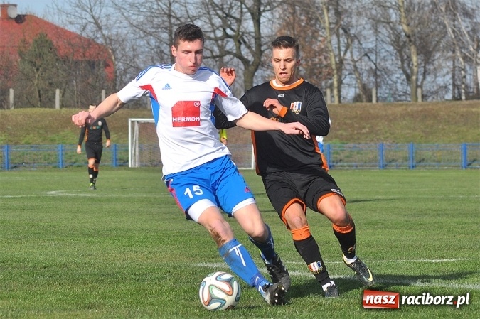 Zdjęcie w galerii na portalu naszraciborz.pl: IV liga: Podział punktów na inaugurację wiosny wiadomości z regionu