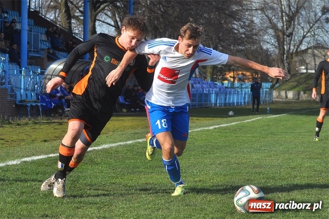 Zdjęcie w galerii na portalu naszraciborz.pl: IV liga: Podział punktów na inaugurację wiosny wiadomości z regionu