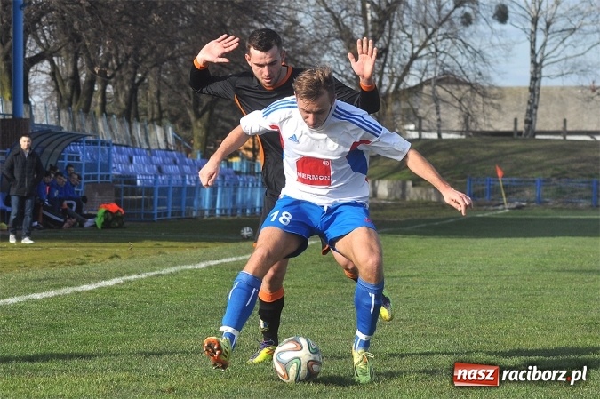 Zdjęcie w galerii na portalu naszraciborz.pl: IV liga: Podział punktów na inaugurację wiosny wiadomości z regionu