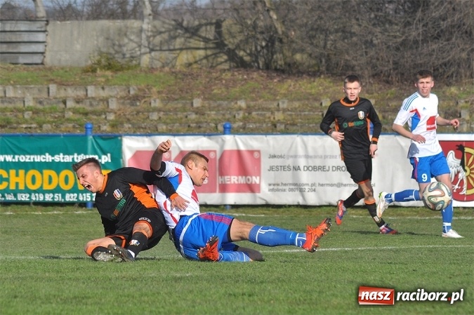 Zdjęcie w galerii na portalu naszraciborz.pl: IV liga: Podział punktów na inaugurację wiosny wiadomości z regionu