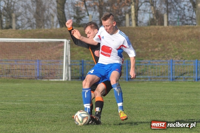 Zdjęcie w galerii na portalu naszraciborz.pl: IV liga: Podział punktów na inaugurację wiosny wiadomości z regionu